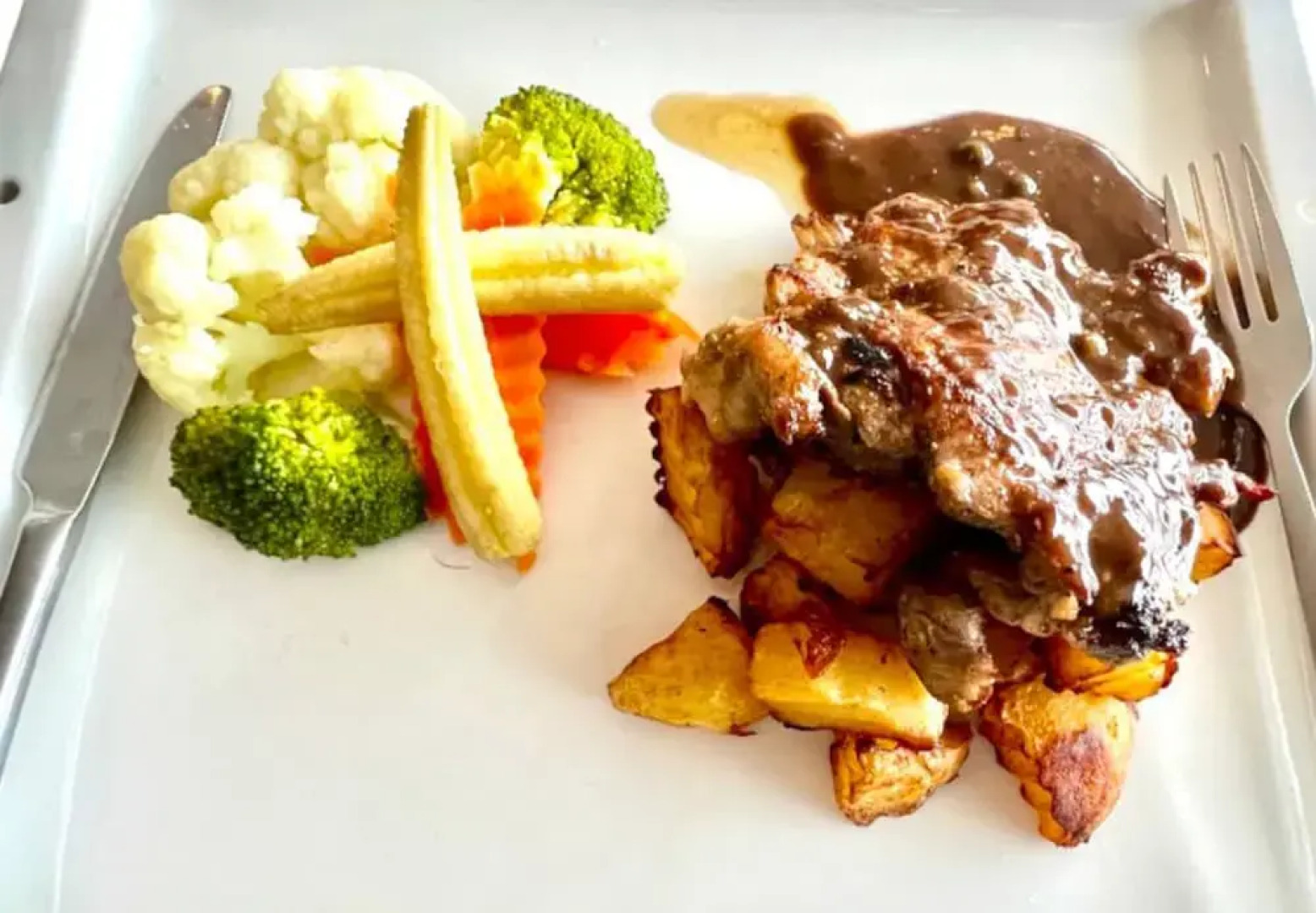 SELA Bungalow and Italian Restaurant