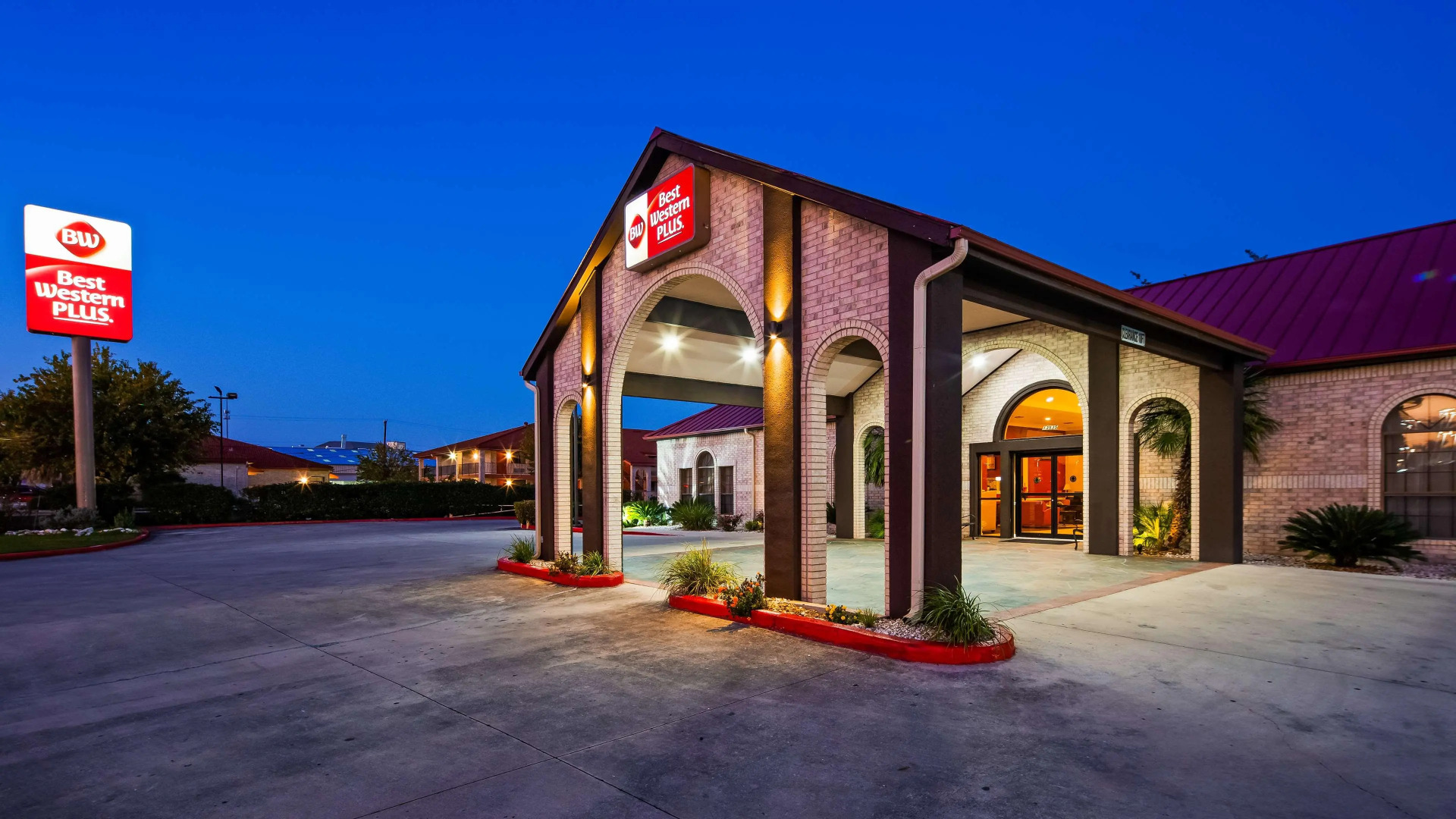 SureStay Plus by Best Western San Antonio Fiesta Inn