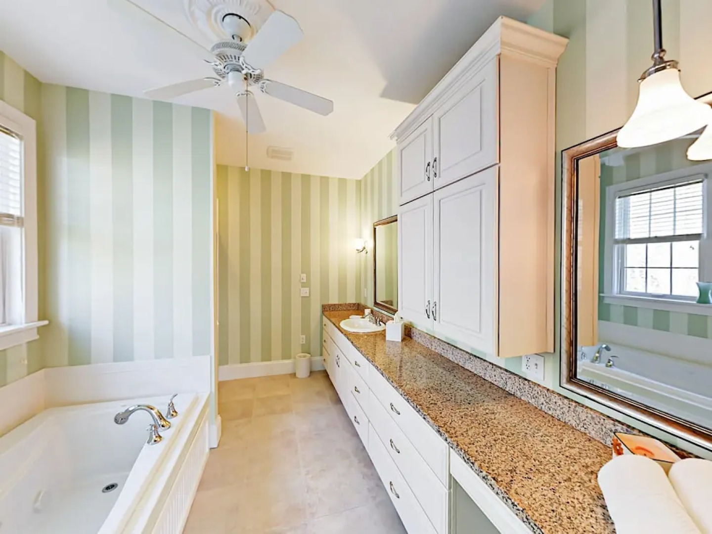 7 Apple Hill Lane Home 3 Bedrooms 2.5 Bathrooms Home