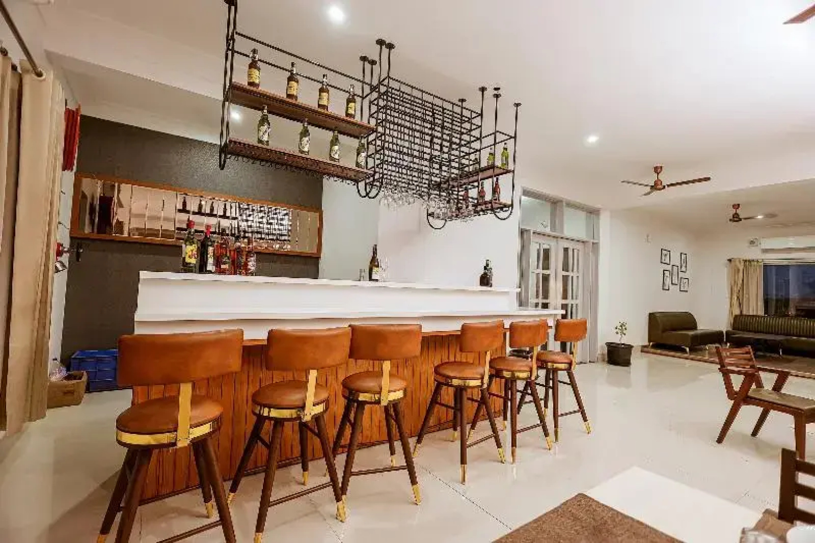 Revaas Lake View Boutique Hotel