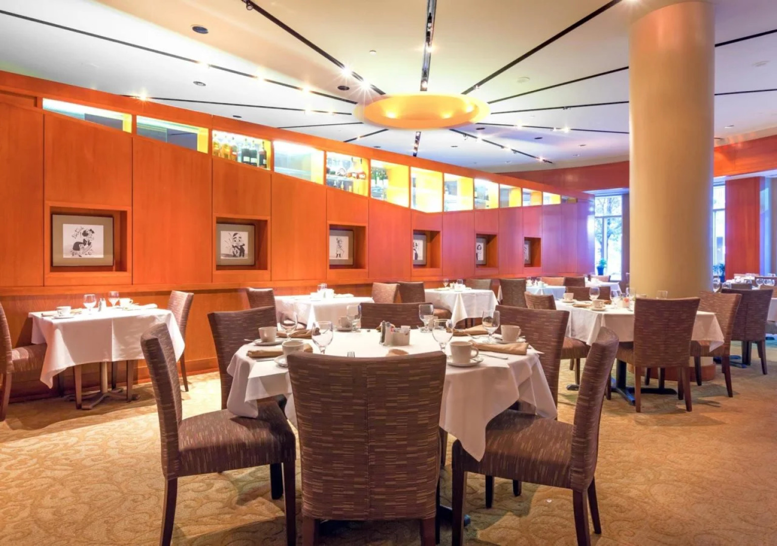 Crowne Plaza Cleveland at Playhouse Square by IHG