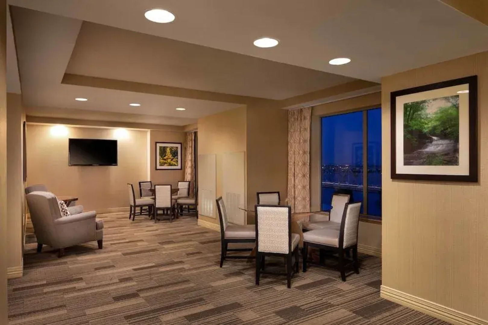 Sheraton Louisville Riverside Hotel