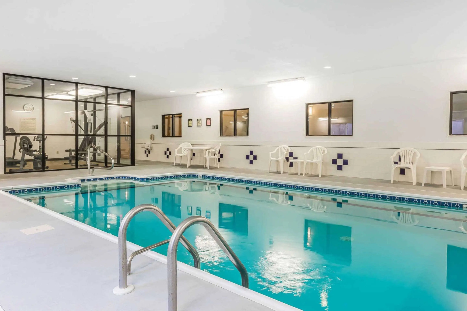 Comfort Inn & Suites East Moline near I-80