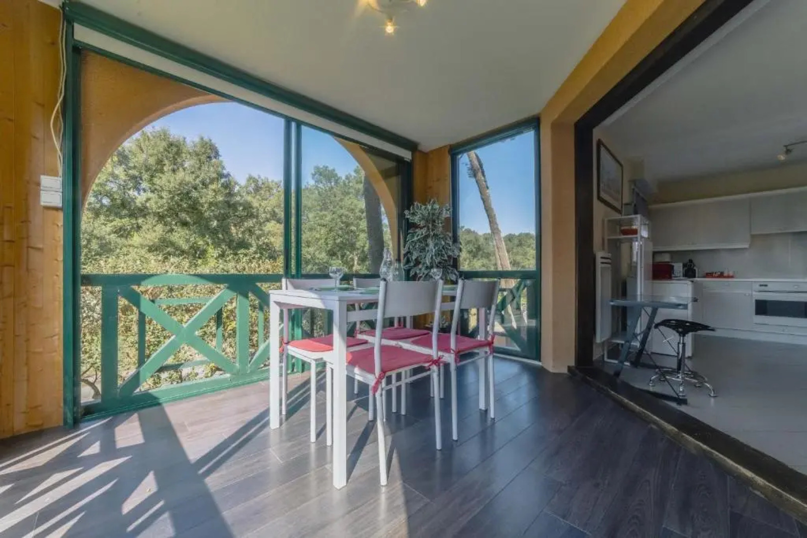 Appartement lumineux avec loggia