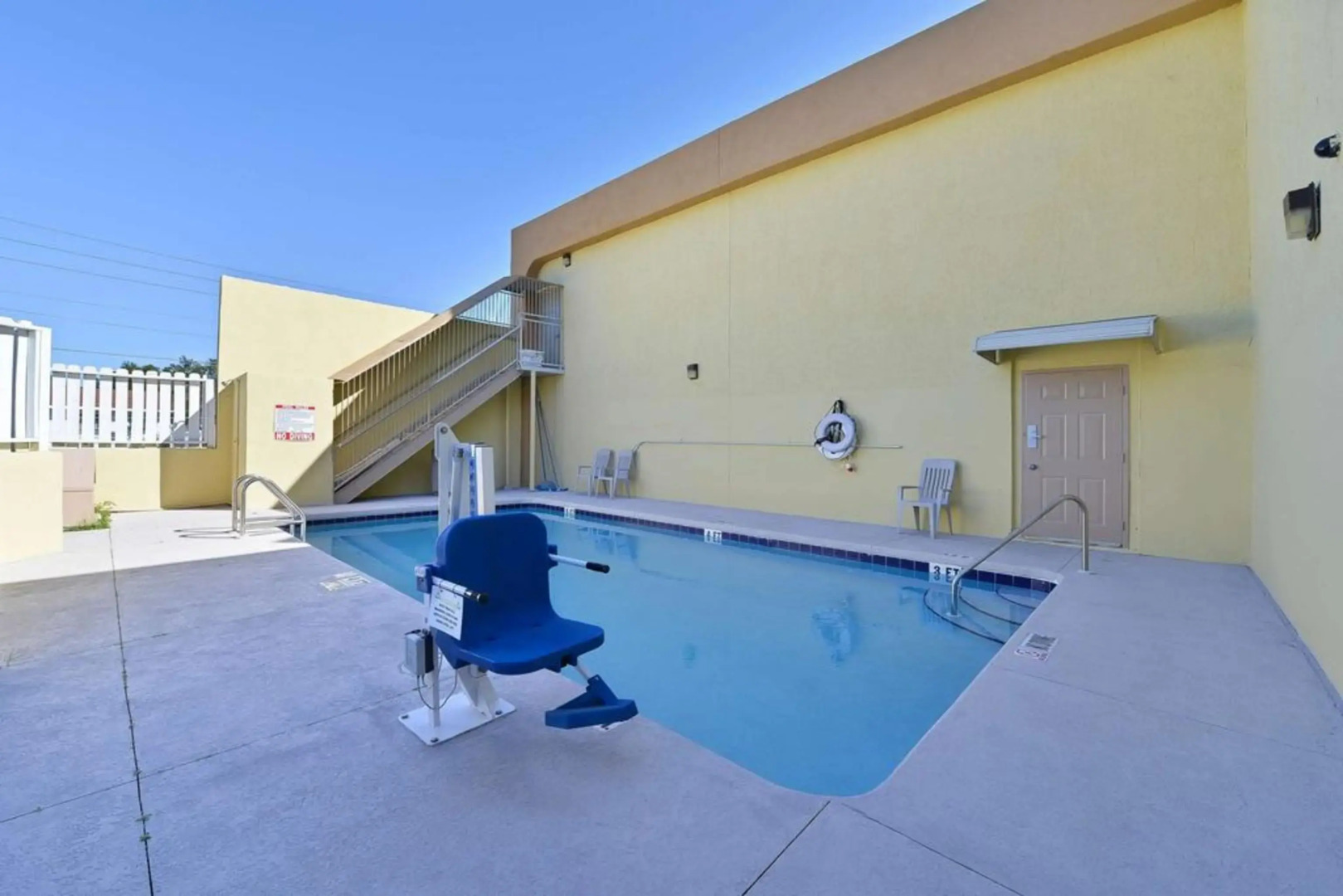 Travelodge by Wyndham Winter Haven