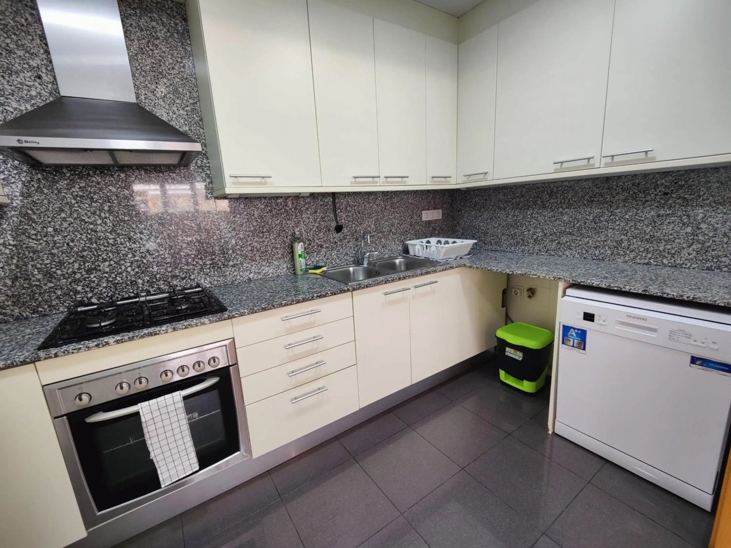 BADALONA BEACH APARTMENt