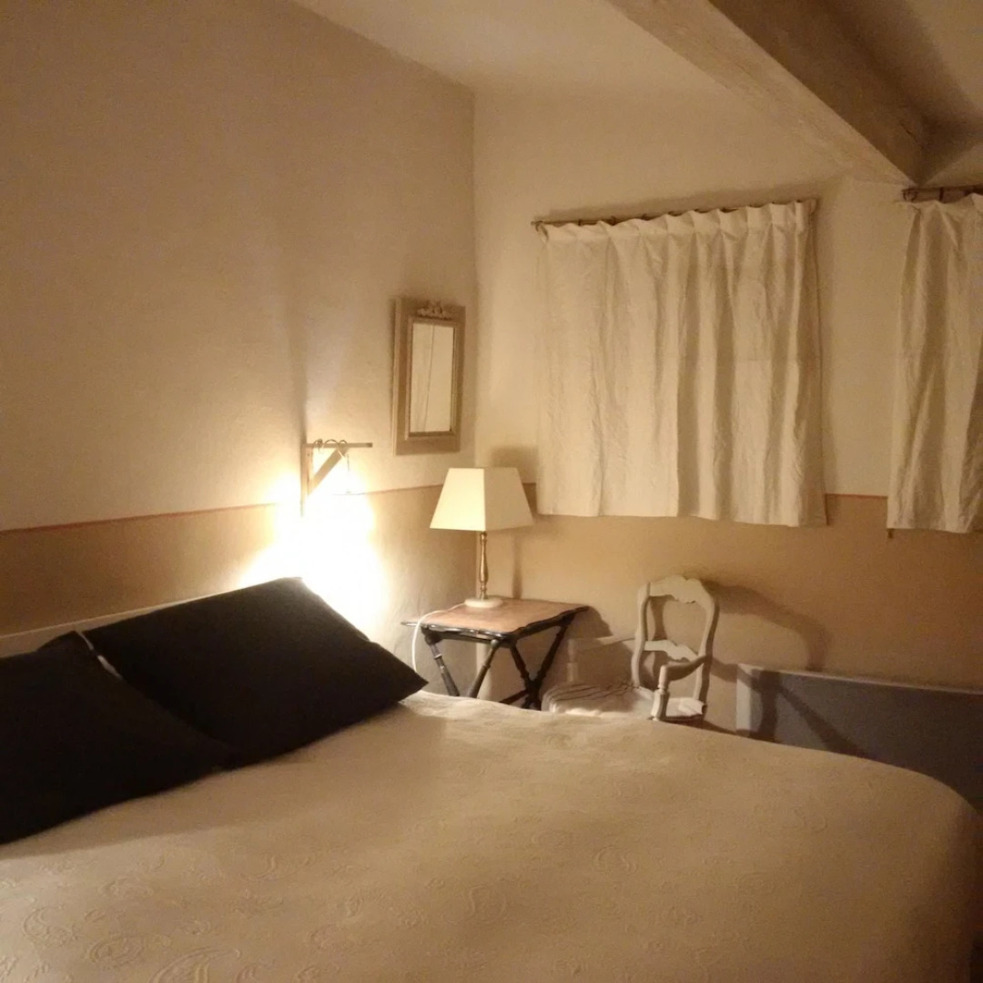 Studio in Bonnieux, With Enclosed Garden