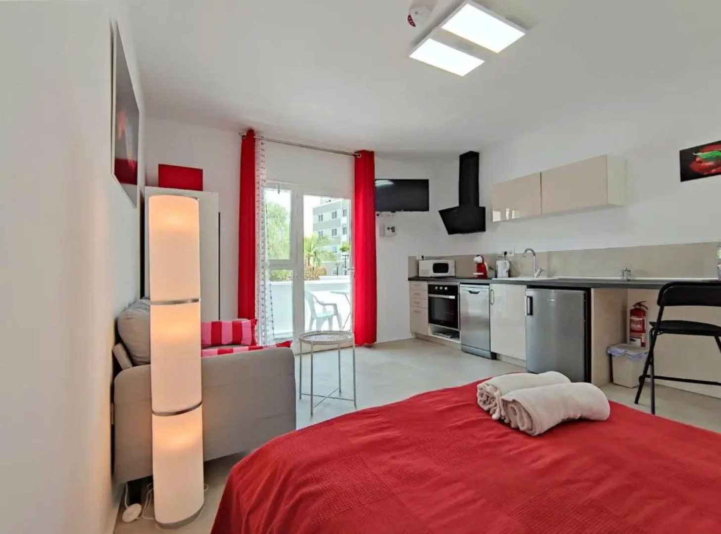 Fantastico 1 - Balcony, Free Parking, air Conditioning, Free Netflix, BBQ