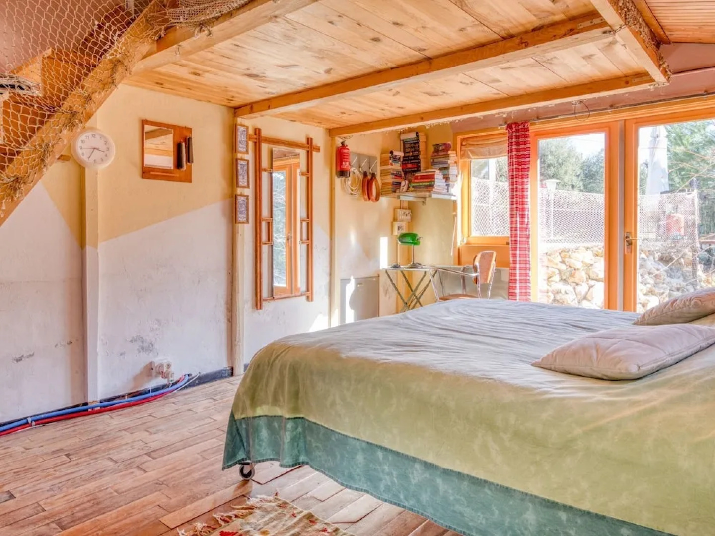 Beautiful Pet-friendly Villa in Régusse With Swimming Pool"