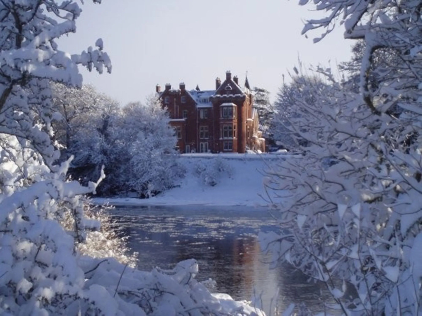 Dryburgh Abbey Hotel