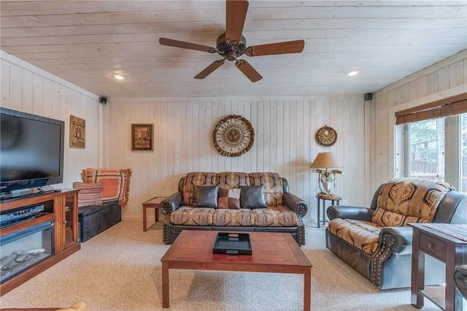 Alto Chalet - Three Bedroom Cabin with Hot Tub