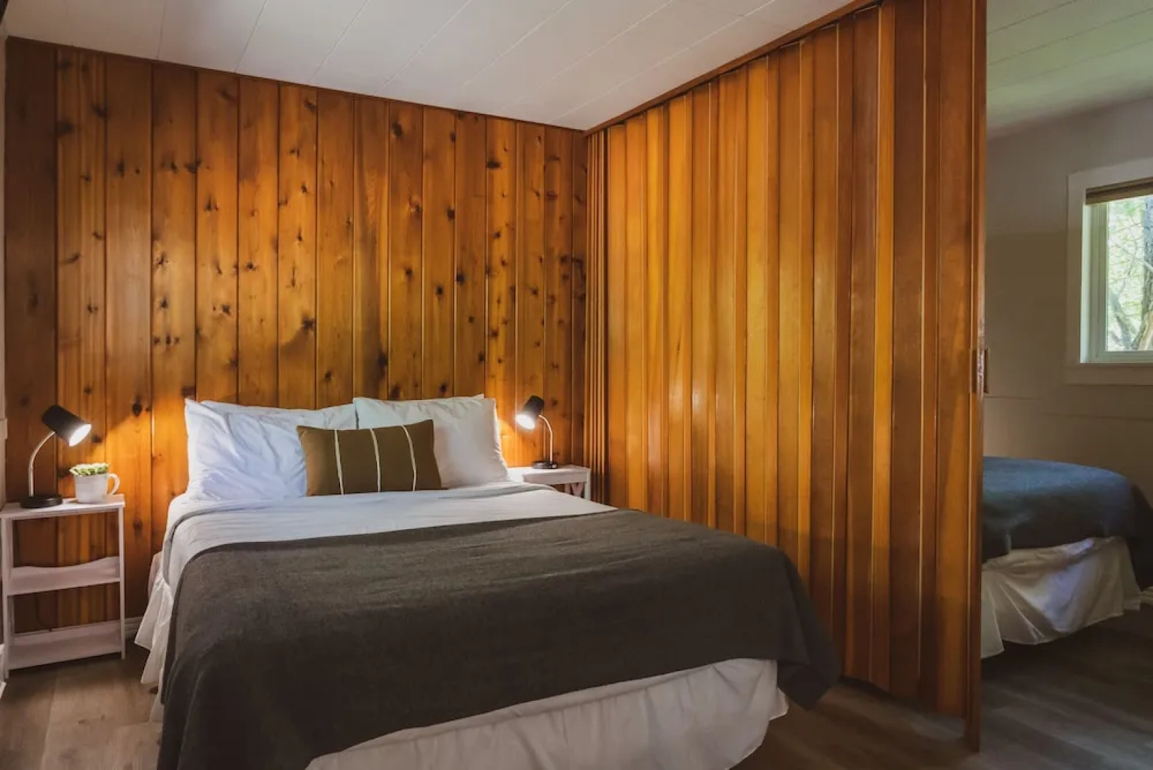 Barefoot Villas Room 4 Cedar