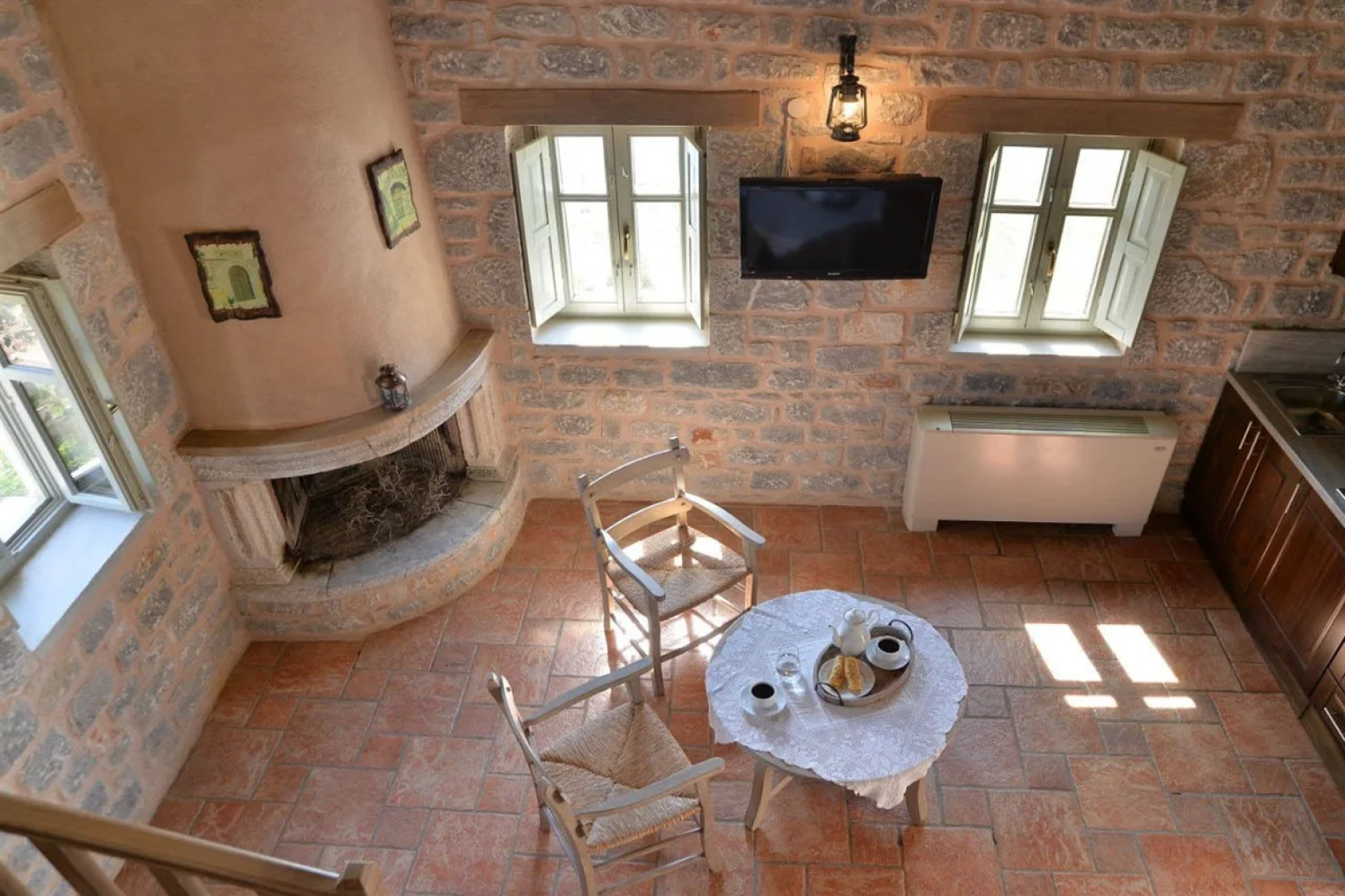 Akrolithi Guesthouse