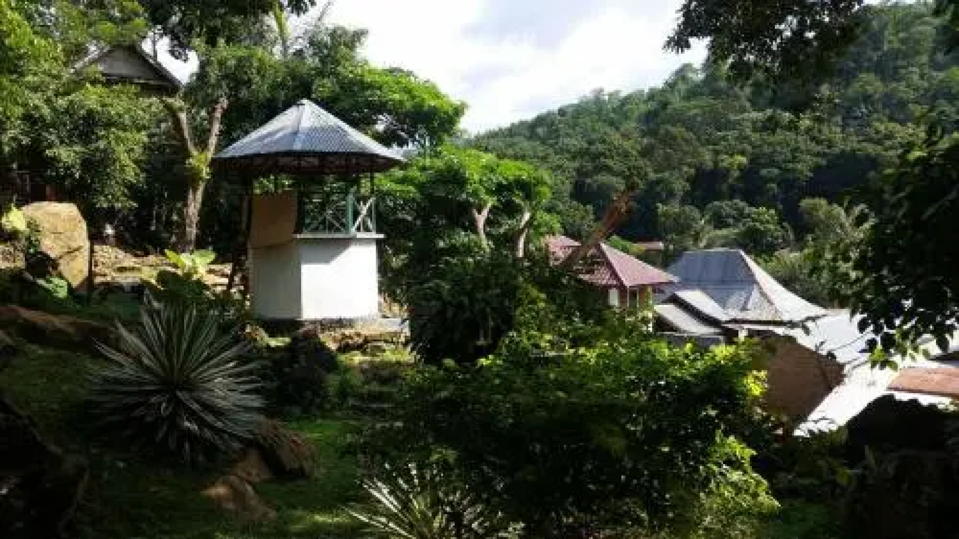 Terimakasih Bar and Guesthouse