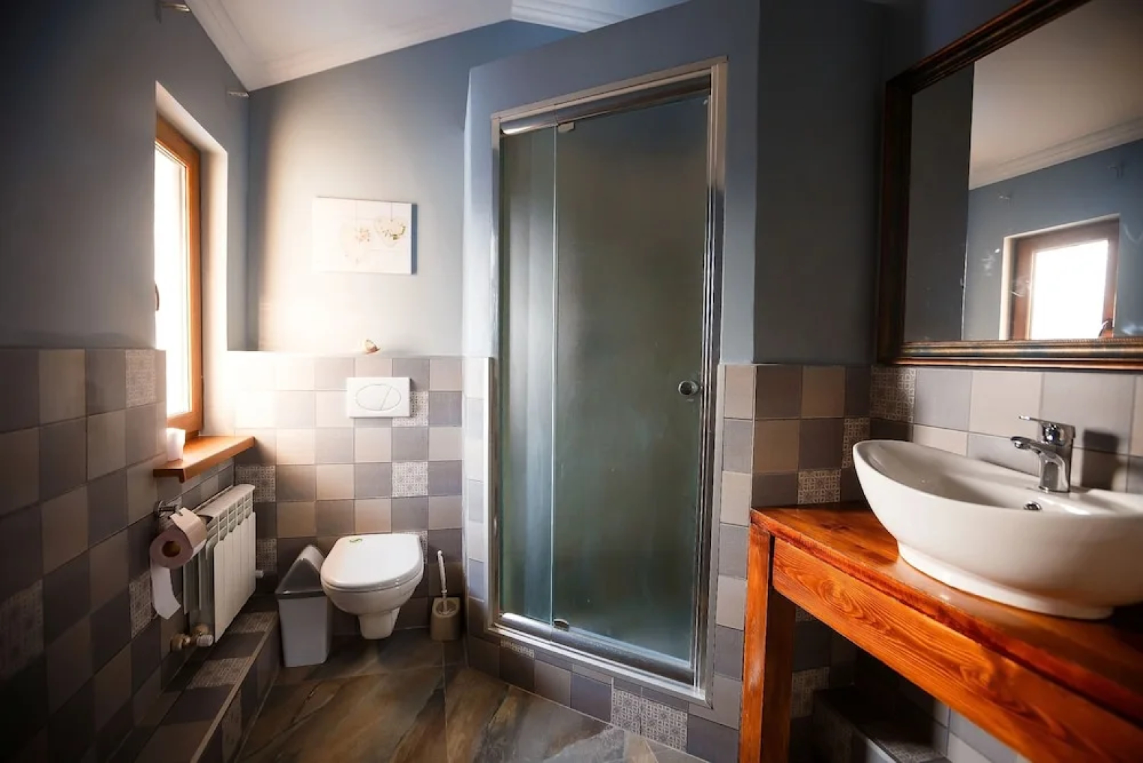 Mountain Road Hostel