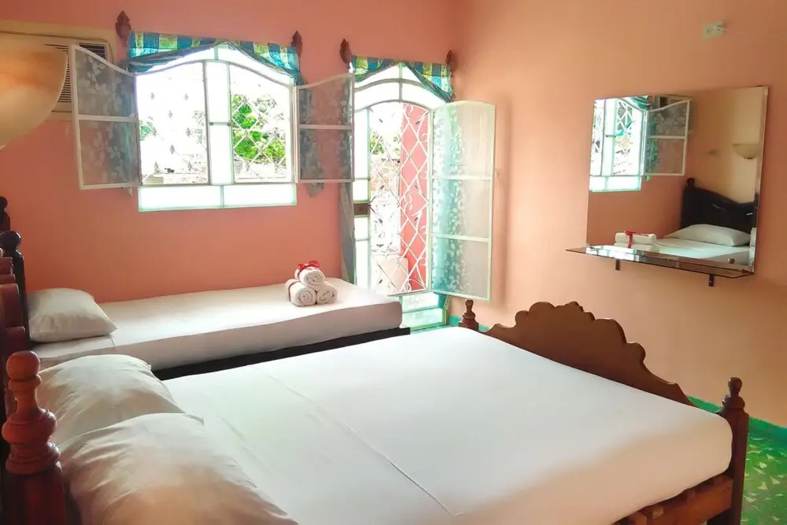 Central Room Terrace-Balcony