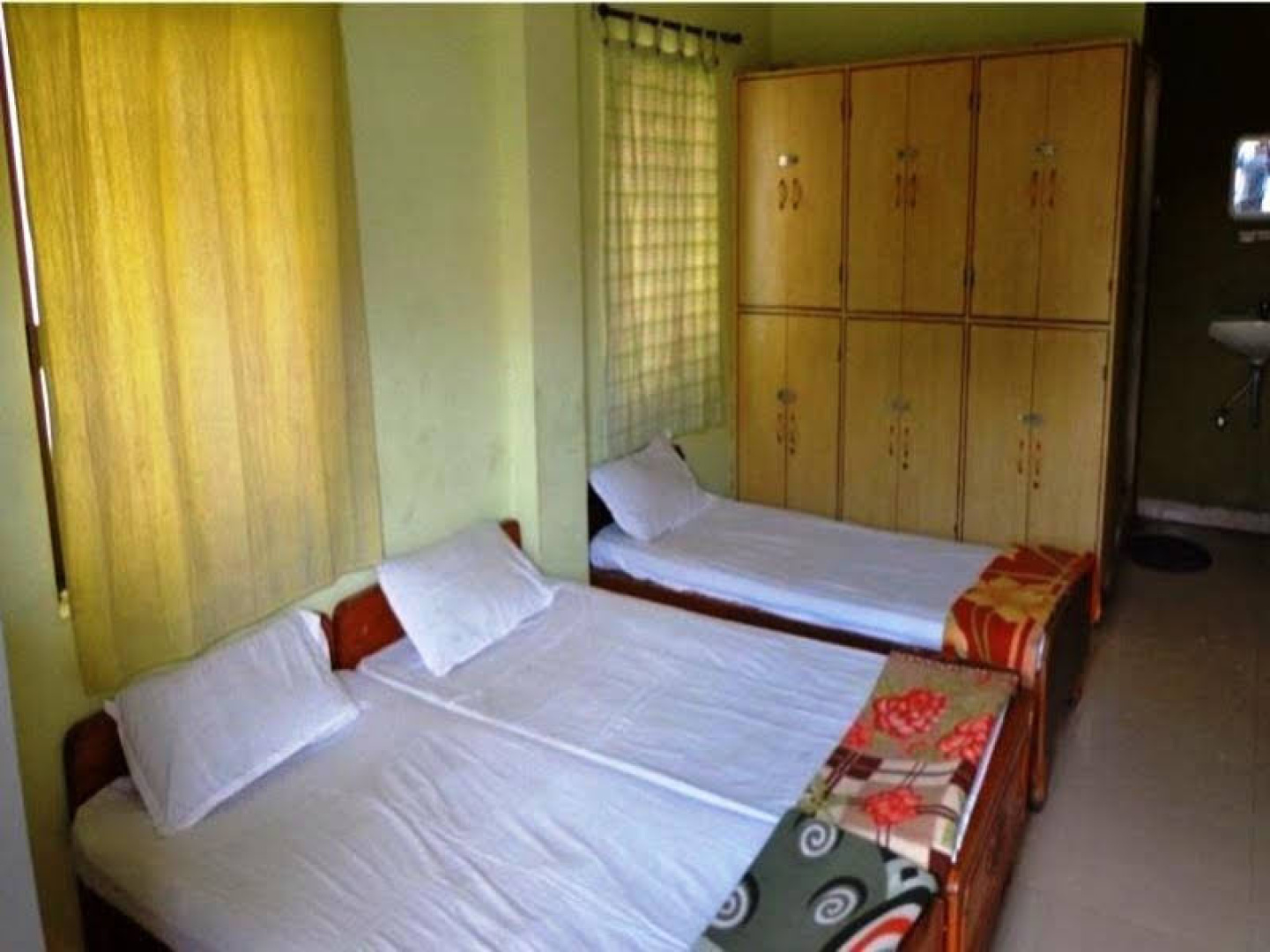 7 Star Residency