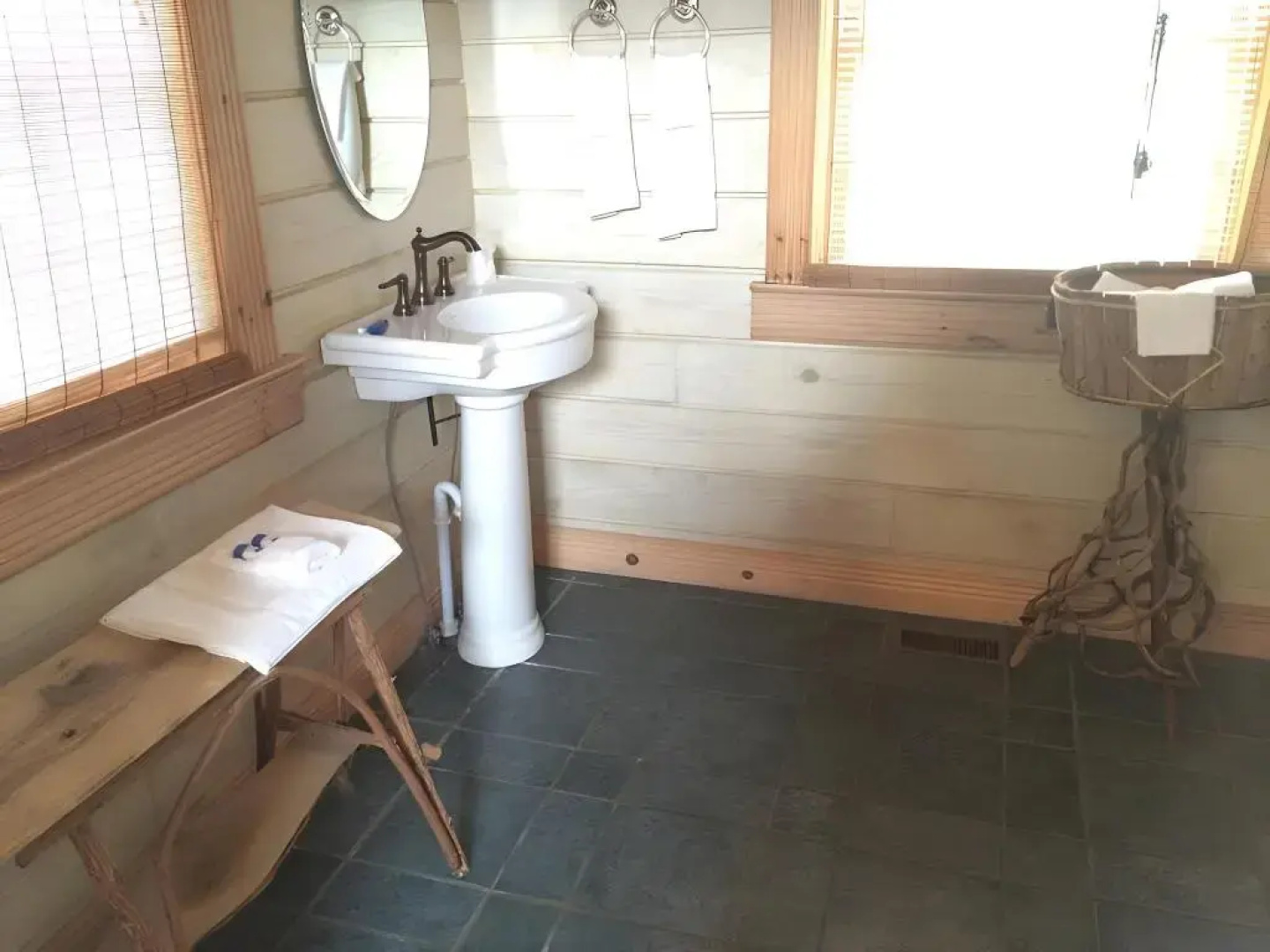 The Smokehouse Lodge and Cabins