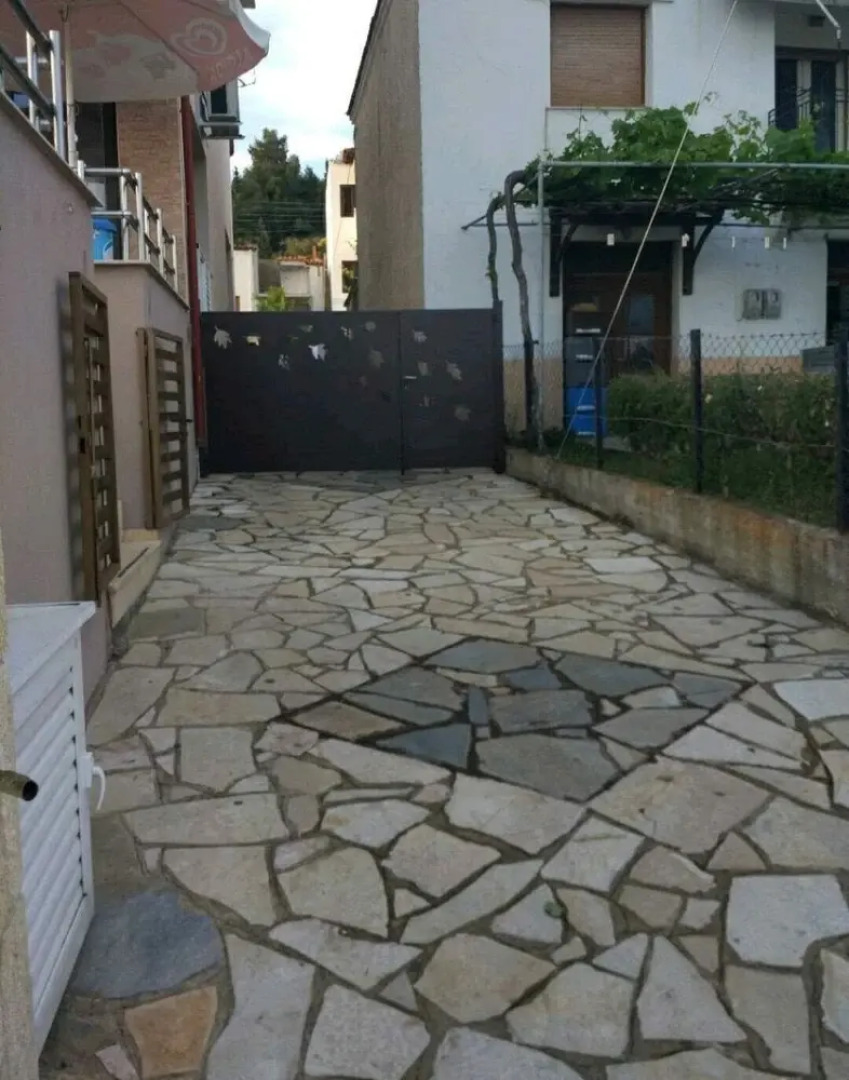 Anchors Aweigh 50m From The Sea