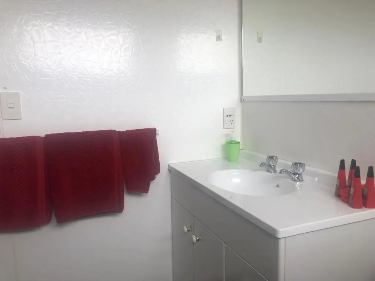 Thornton Lodge Motel