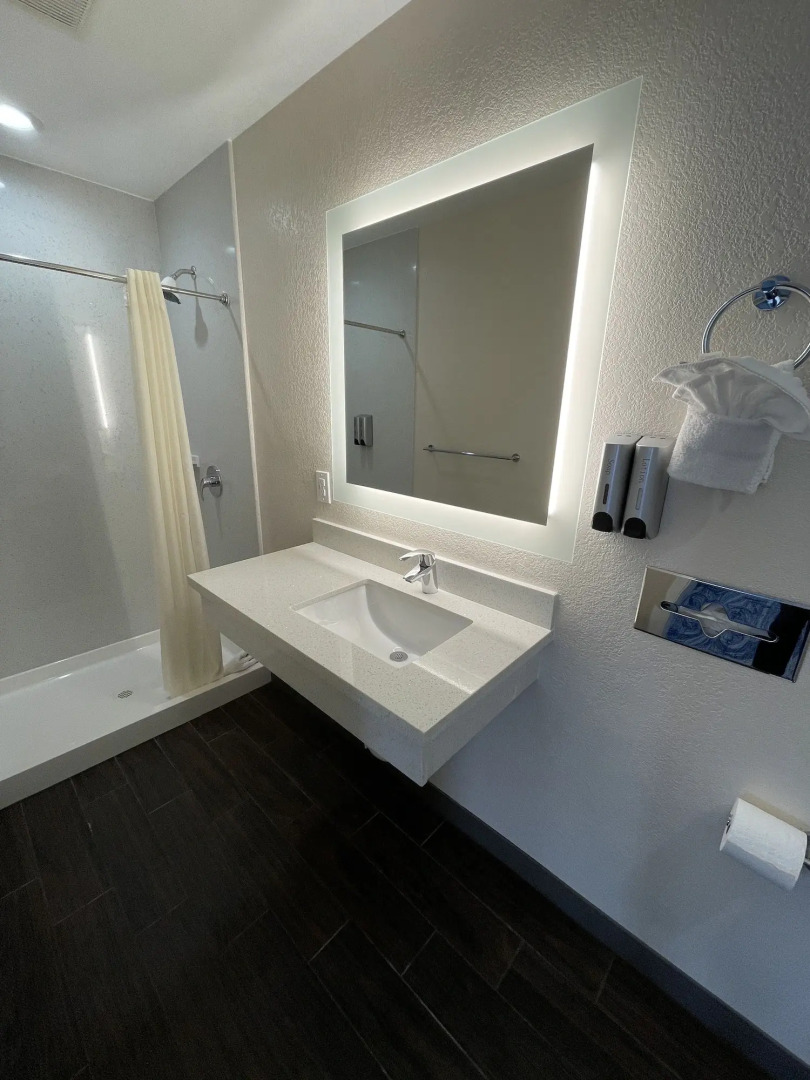 Creekside Inn Downtown - Cambria