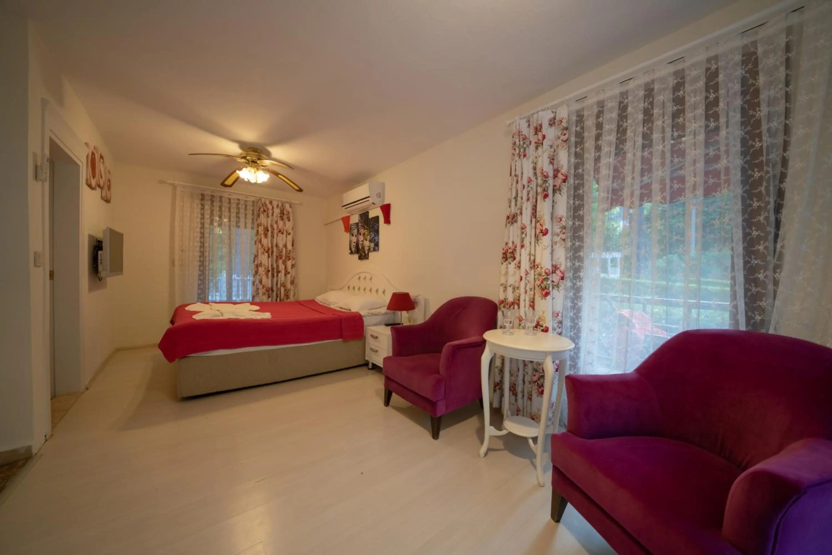 Zumrut Cirali Butik Otel