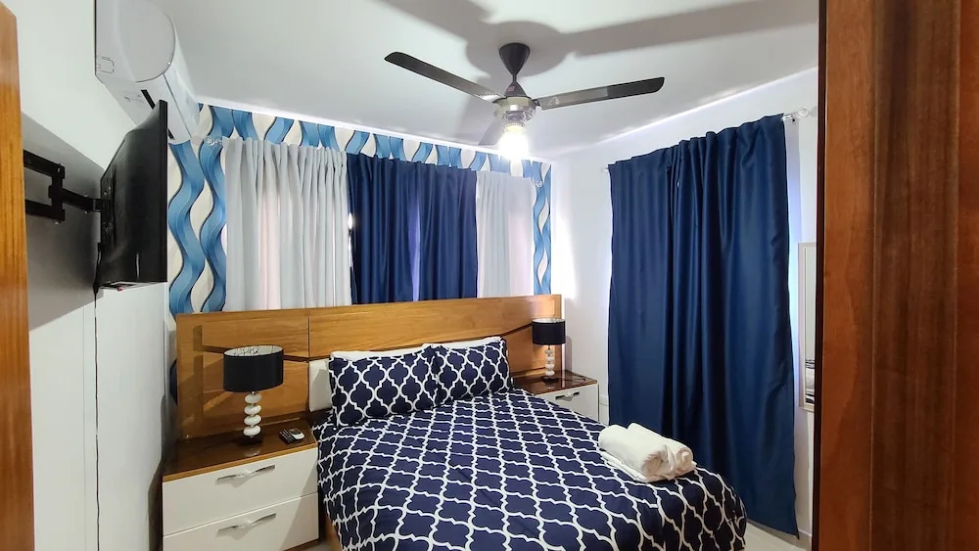 Torre de lujo con piscina y seguridad