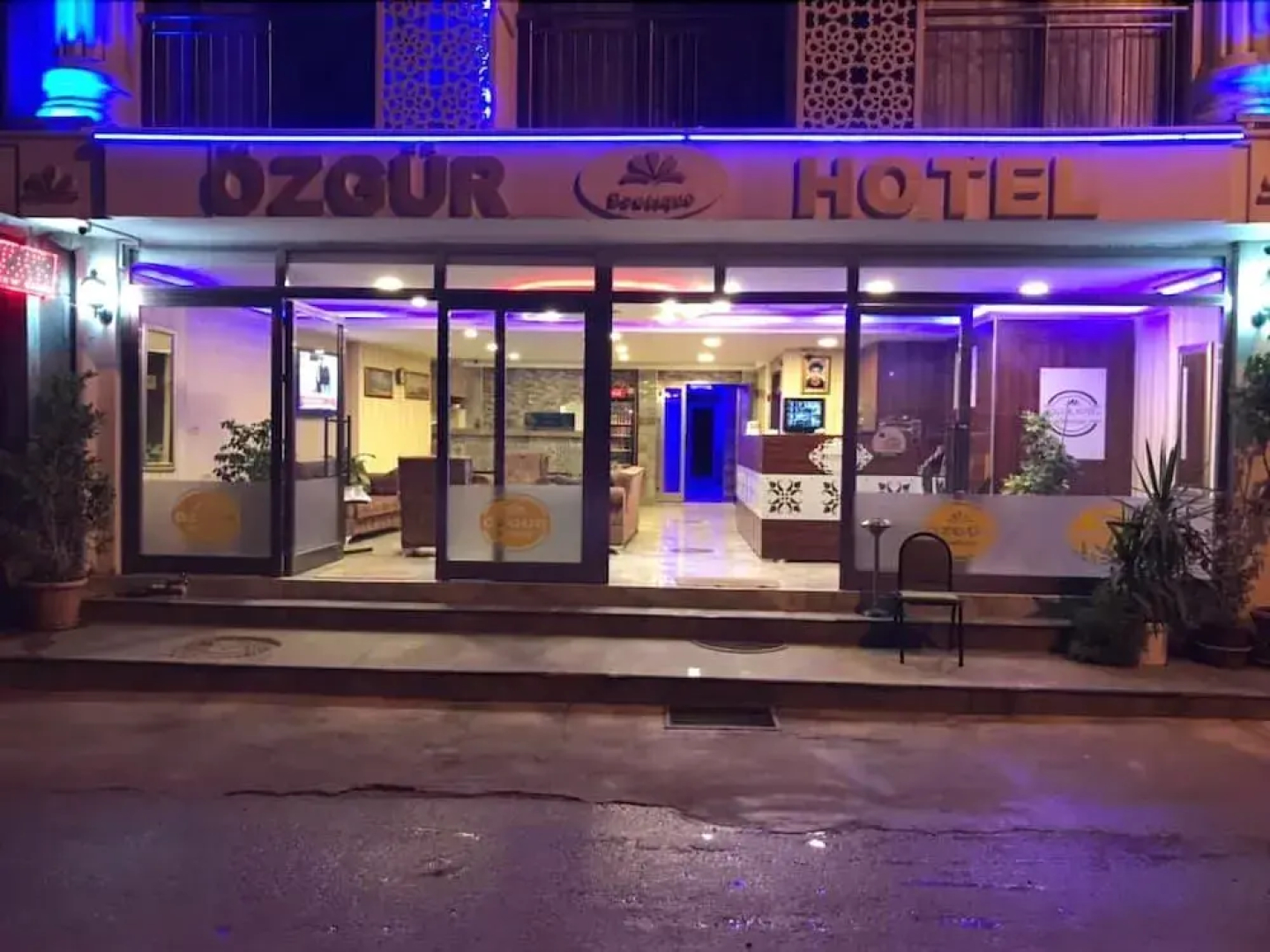 Ozgur Hotel