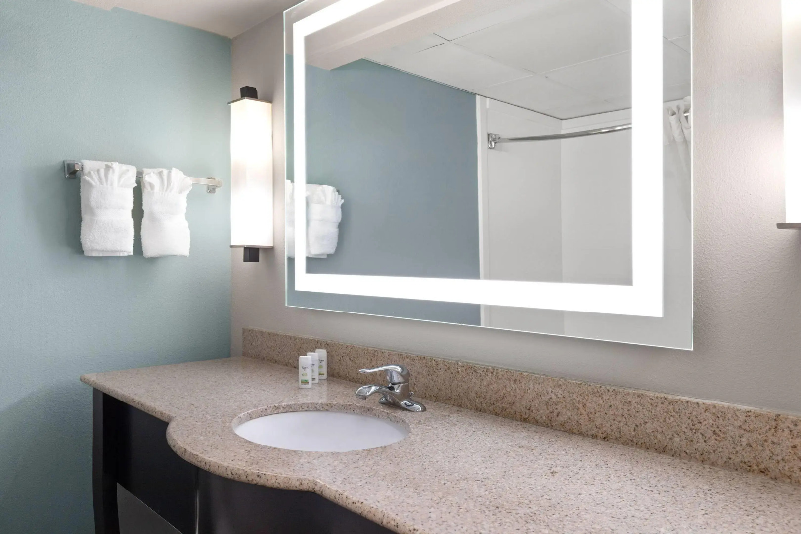 Wingate by Wyndham Greensboro/Coliseum