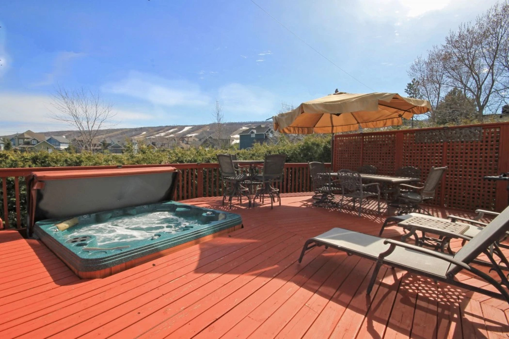 Mountain Views, Steps to BM Village, Hot Tub, BBQ.