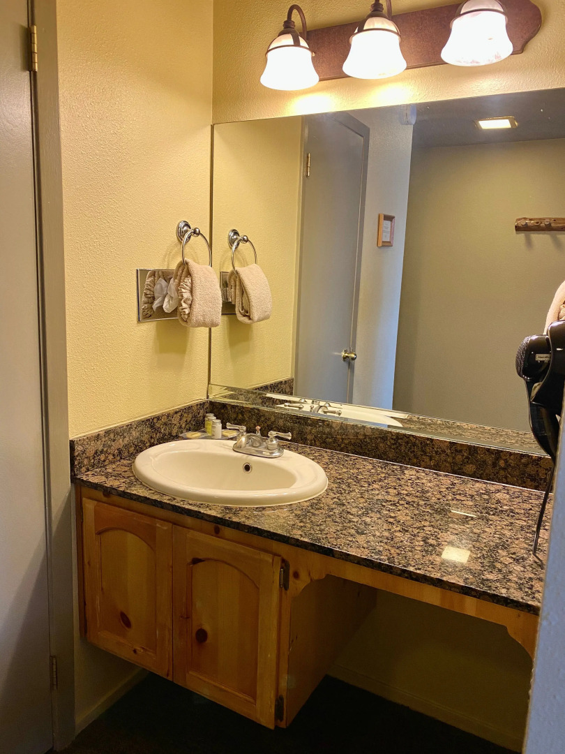 Tahoe Lakeshore Lodge & Spa