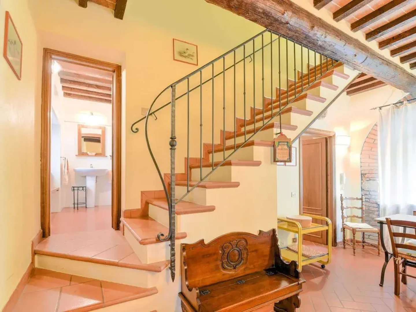 Scenic Stay in Restored Retreat