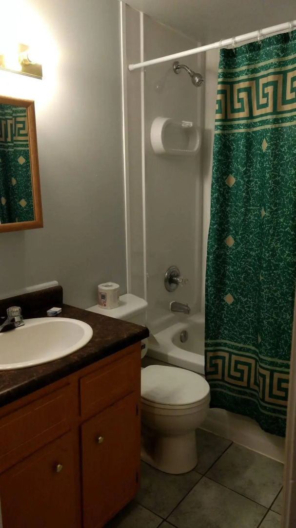 Skyline Motel & Campus Inn