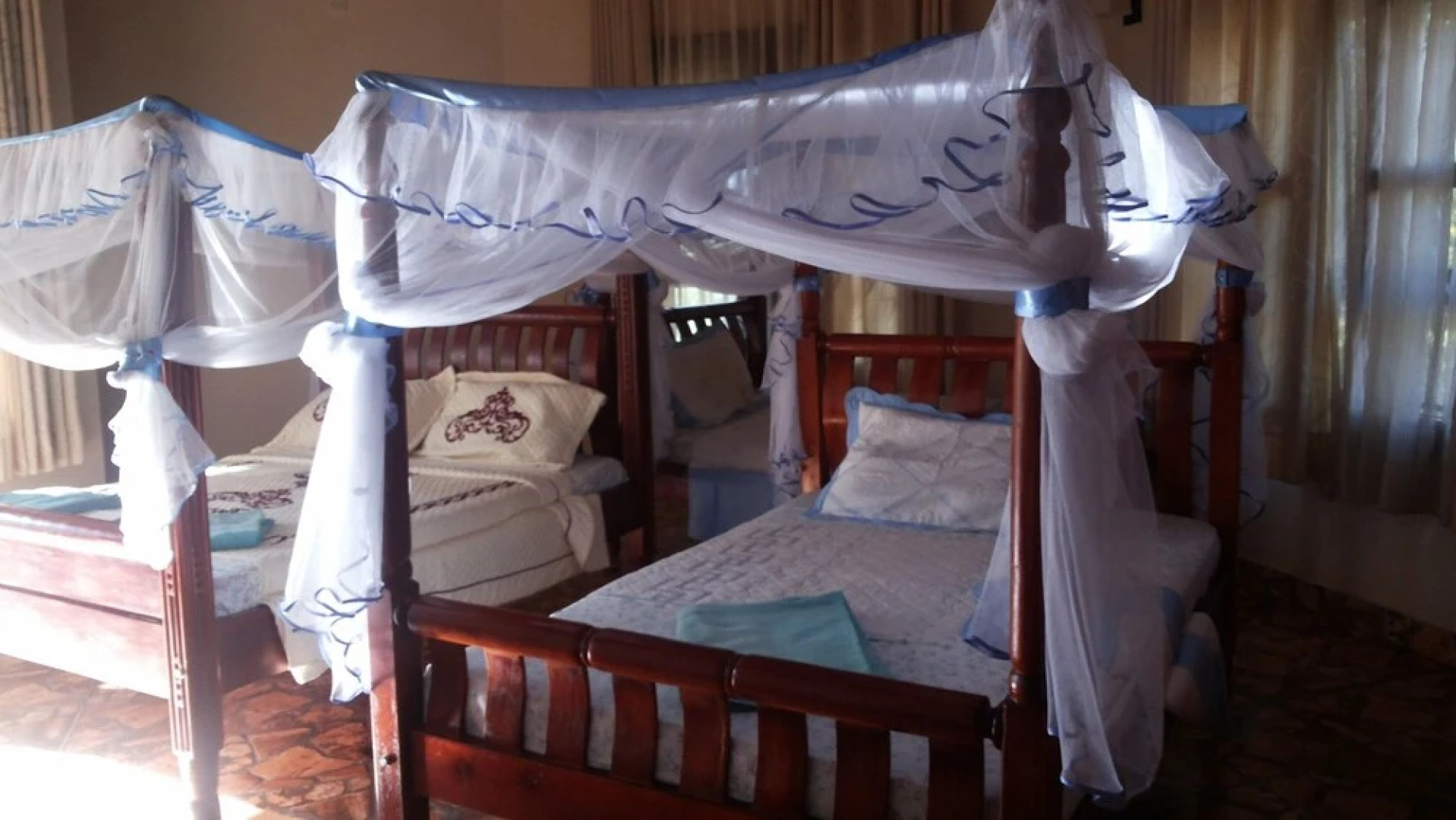 Parkside Safari Lodge