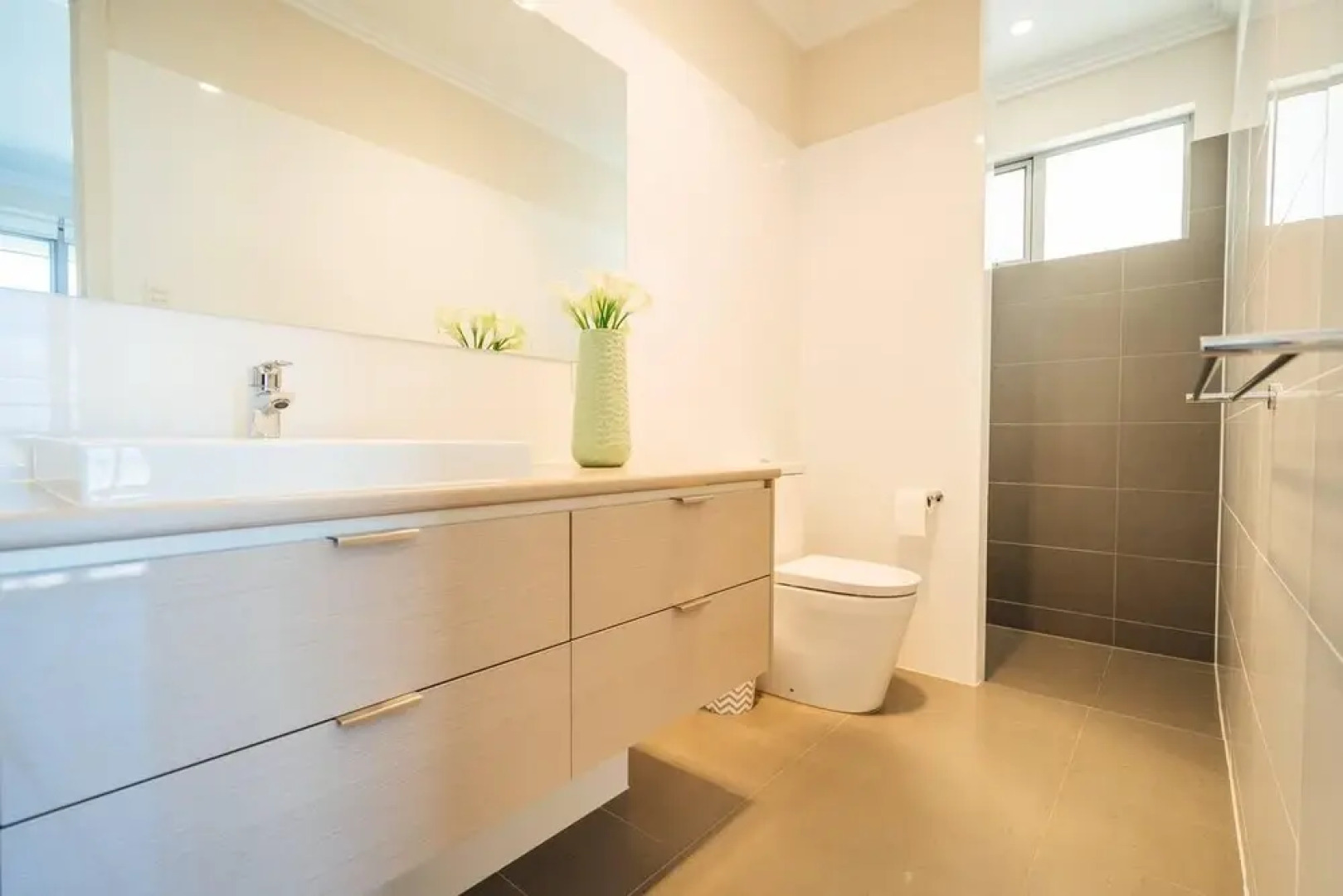 La Bella Vita-beachfront Living - Lift - Sunset Views