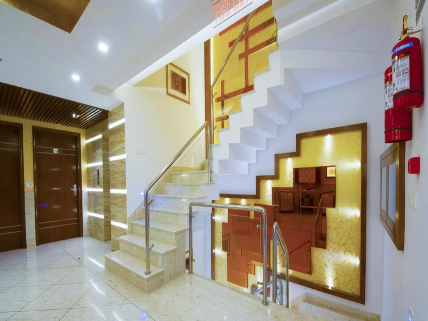 Hotel Swaran Palace