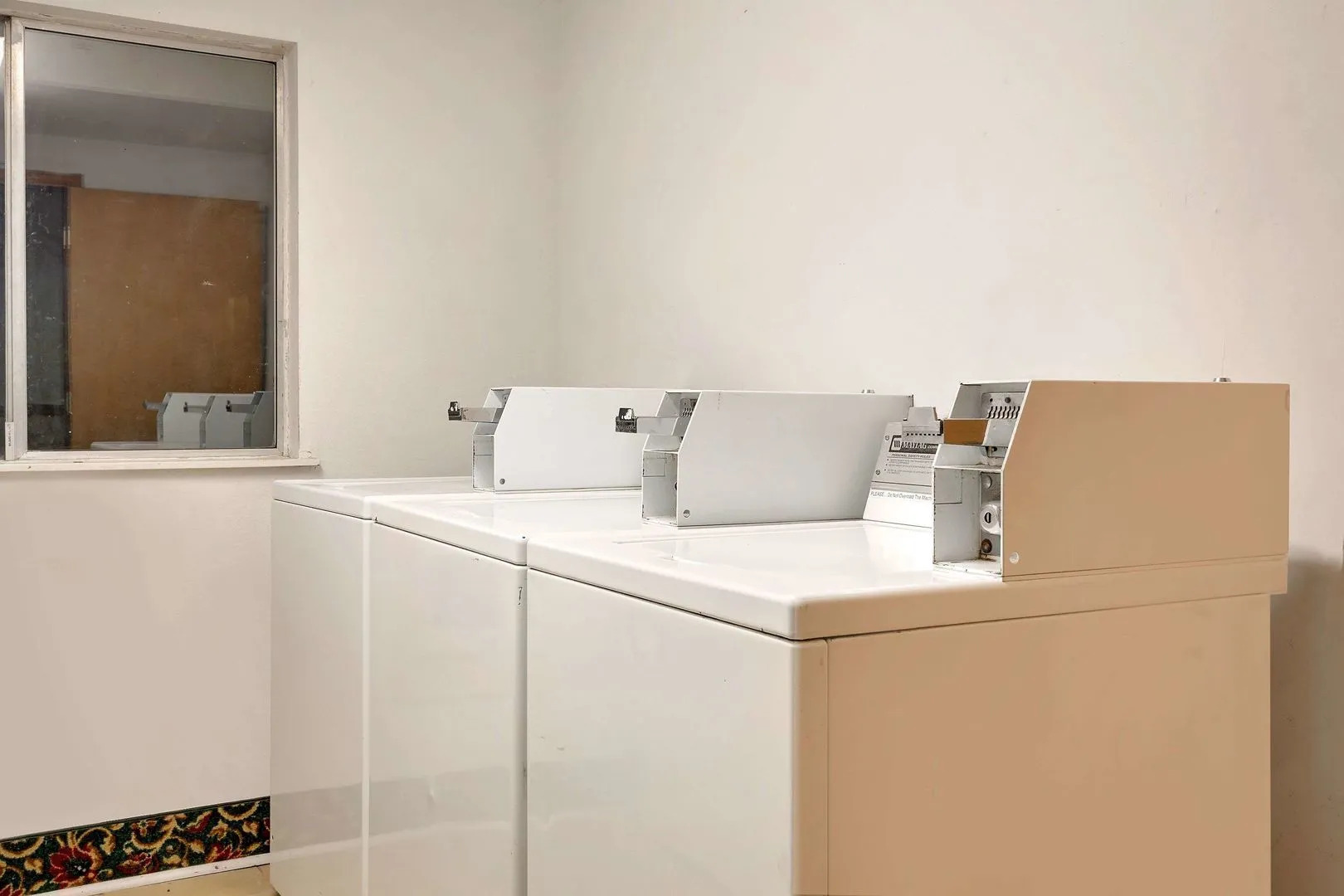 Knights Inn - Evanston, WY