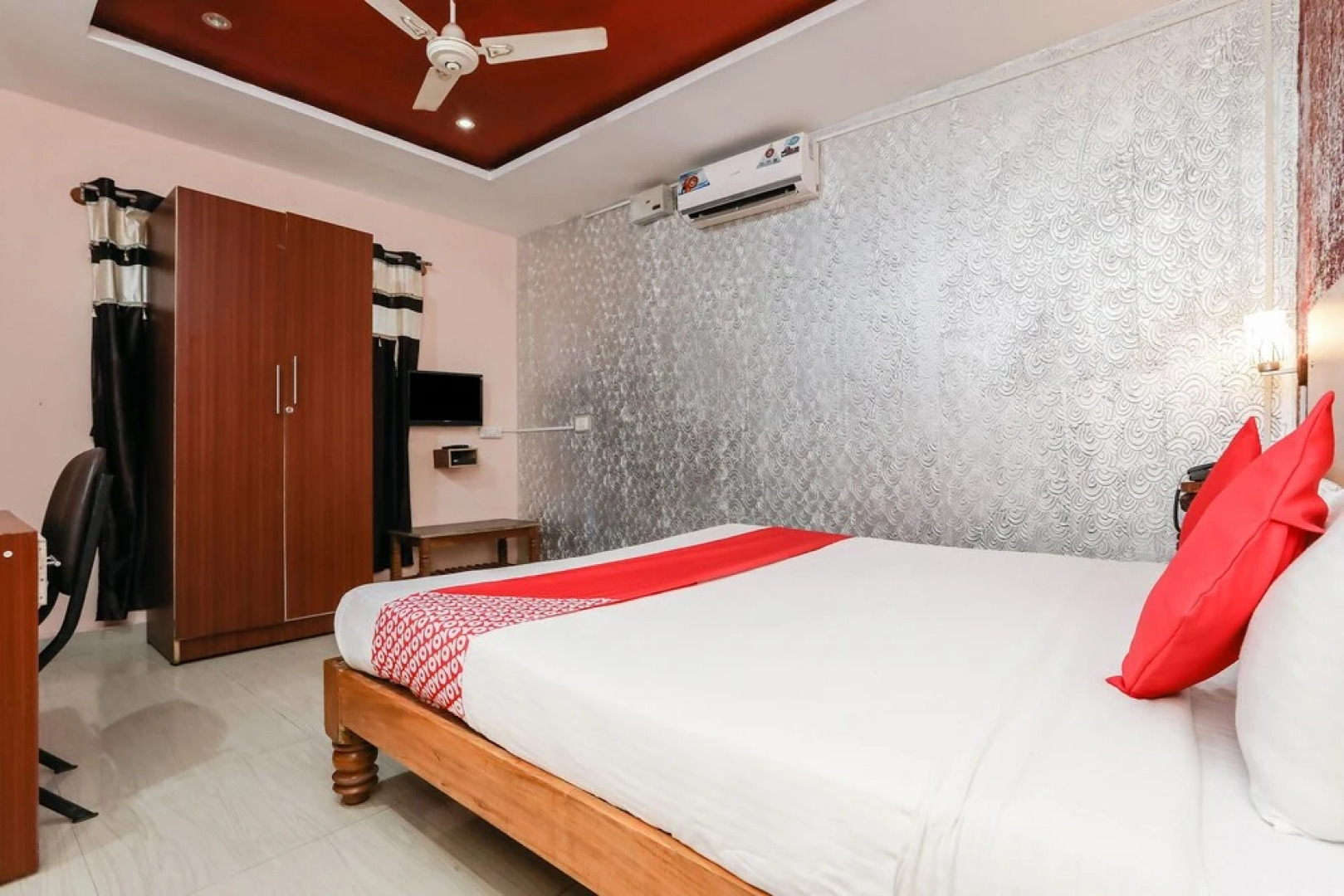 OYO 9592 Maharaja Palace Resort