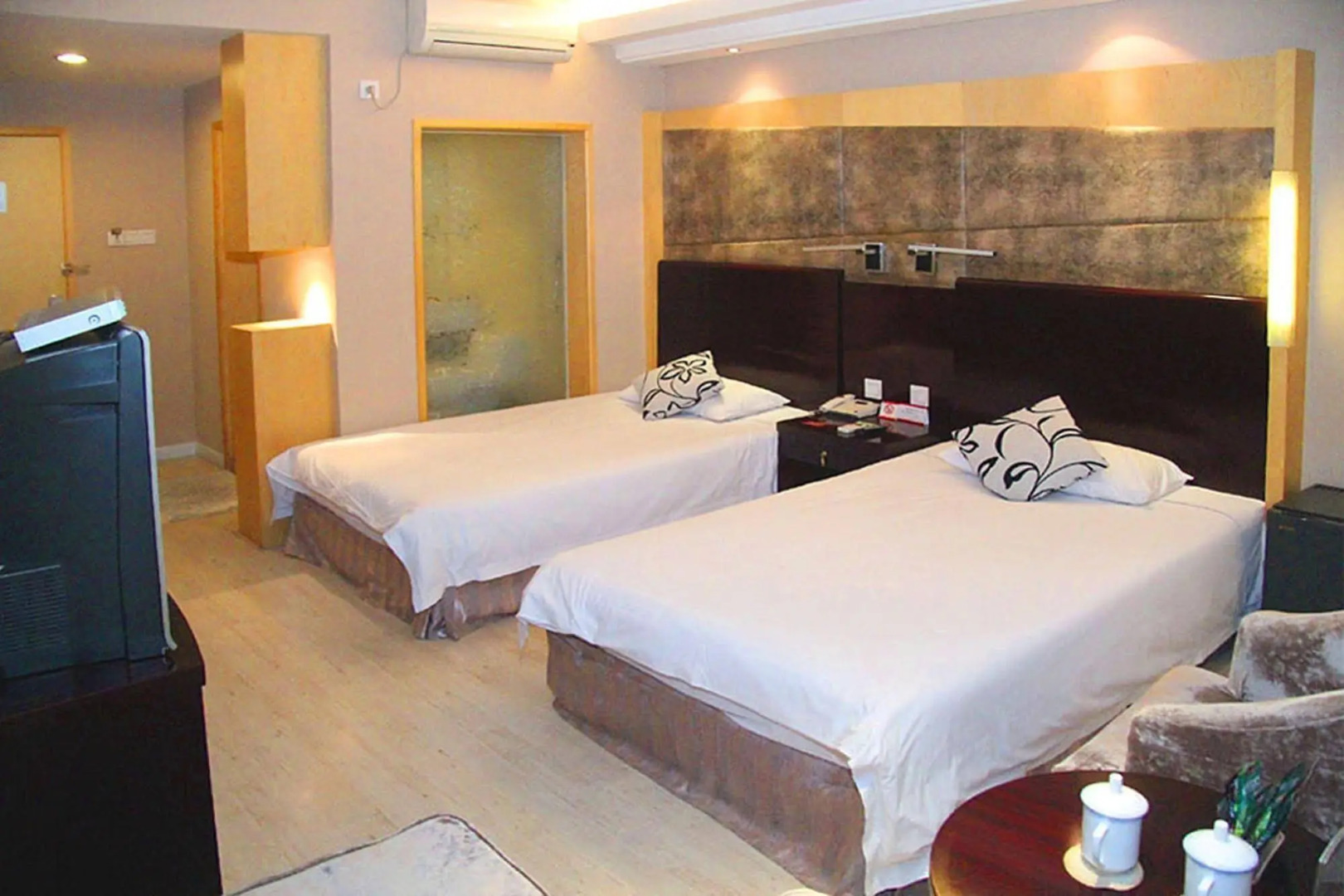 Shiweitian Holiday Hotel