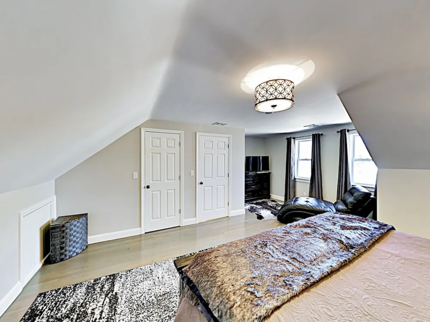 Phinneys - 4 Br Home