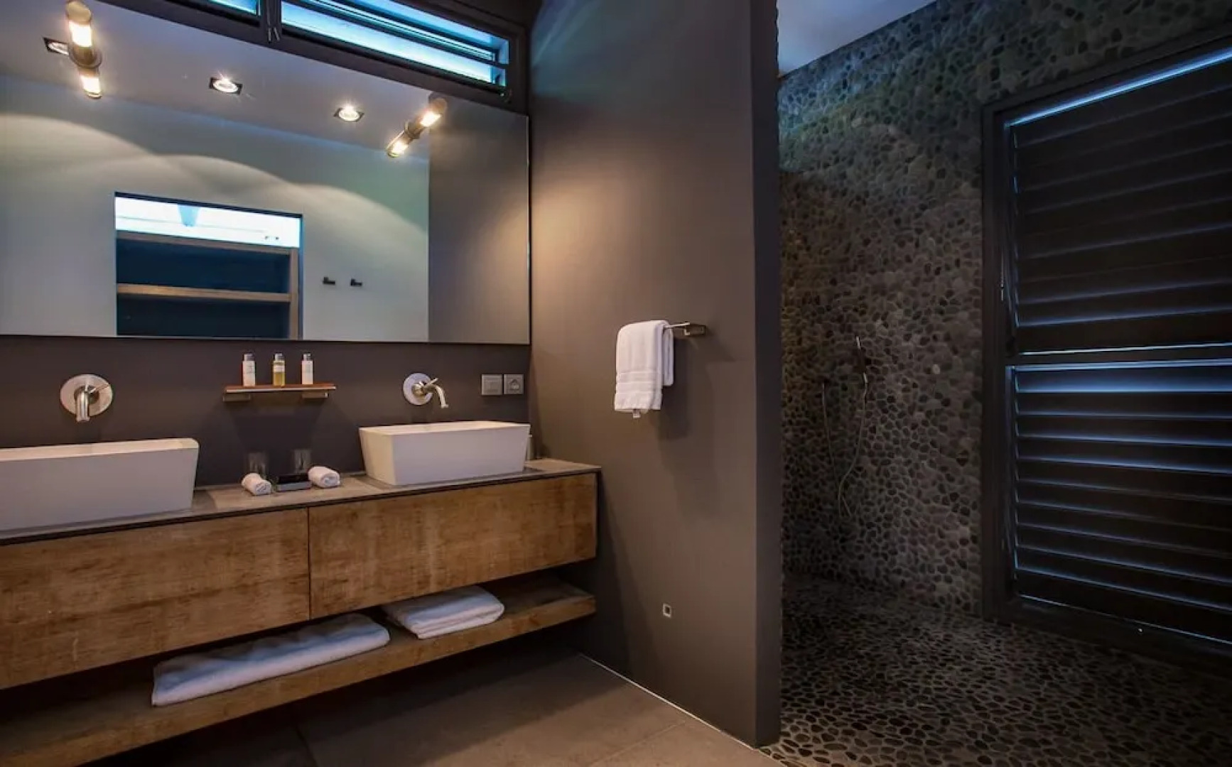 Poema Villas Apartments Rentals