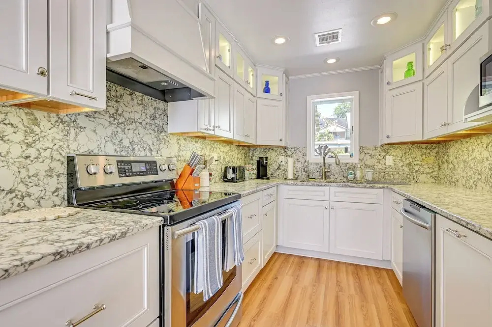 Florida Retreat w/ Hot Tub: Walk to the Gulf!