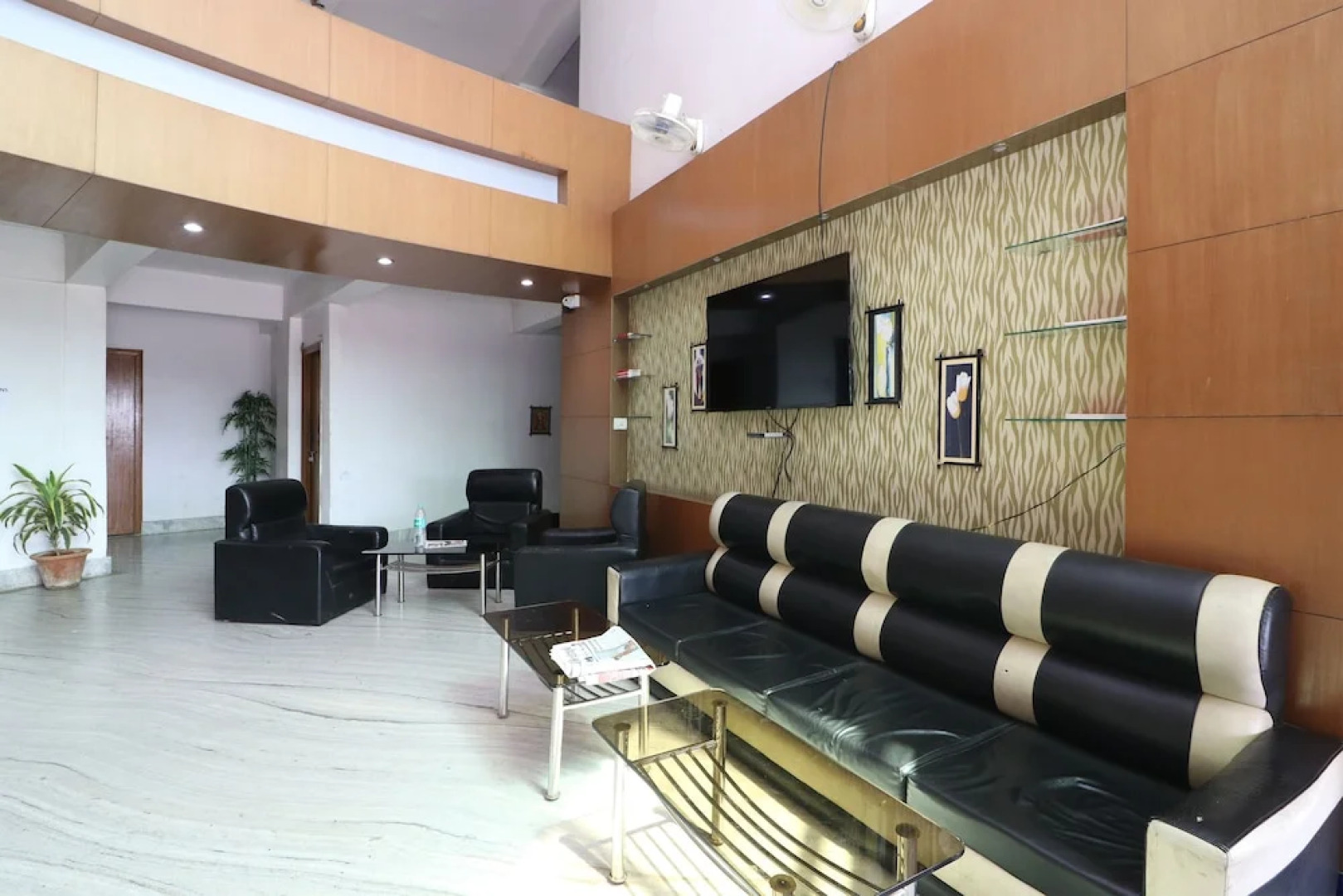 OYO 16638 Madhu Mamata Hotel & Resorts