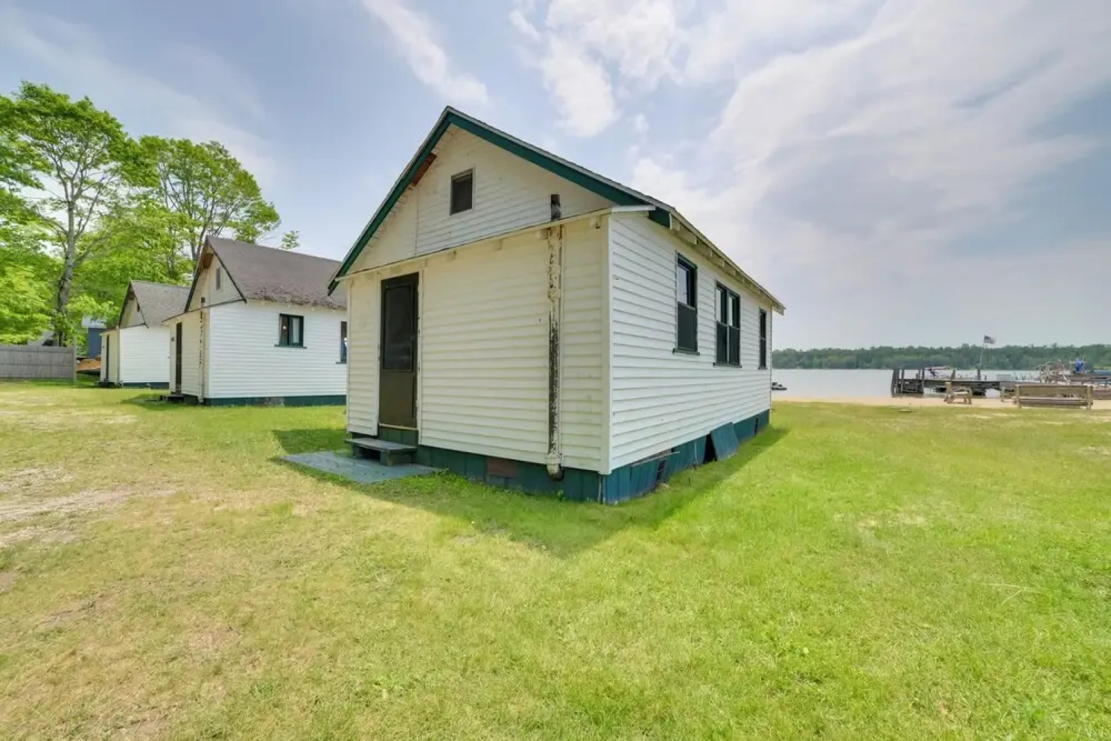 Cabin 8 on Lake Huron in Les Cheneaux Islands!