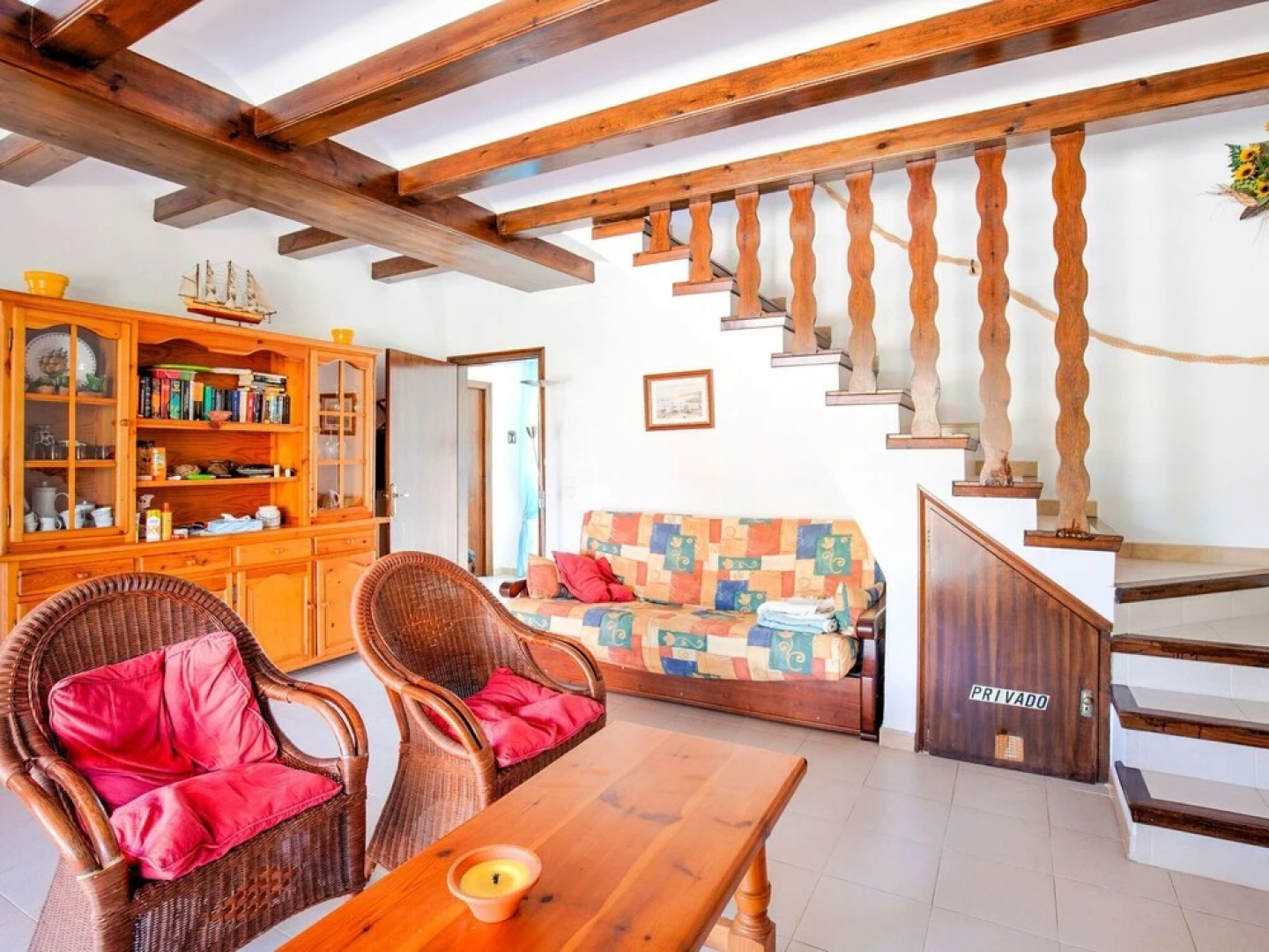 House for 4 With Private Swimming Pool, Near the Beach