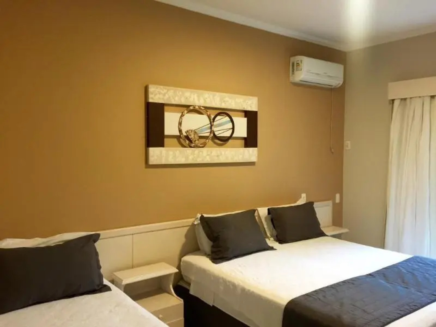 Amarilis Flat Service