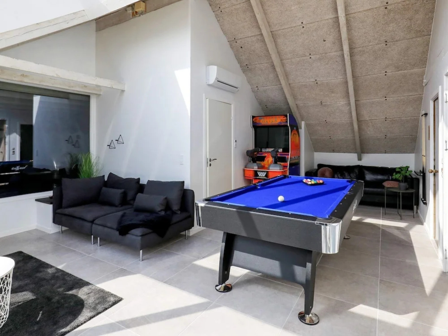 Lovely Holiday Home in Vejers Strand With Swimming Pool