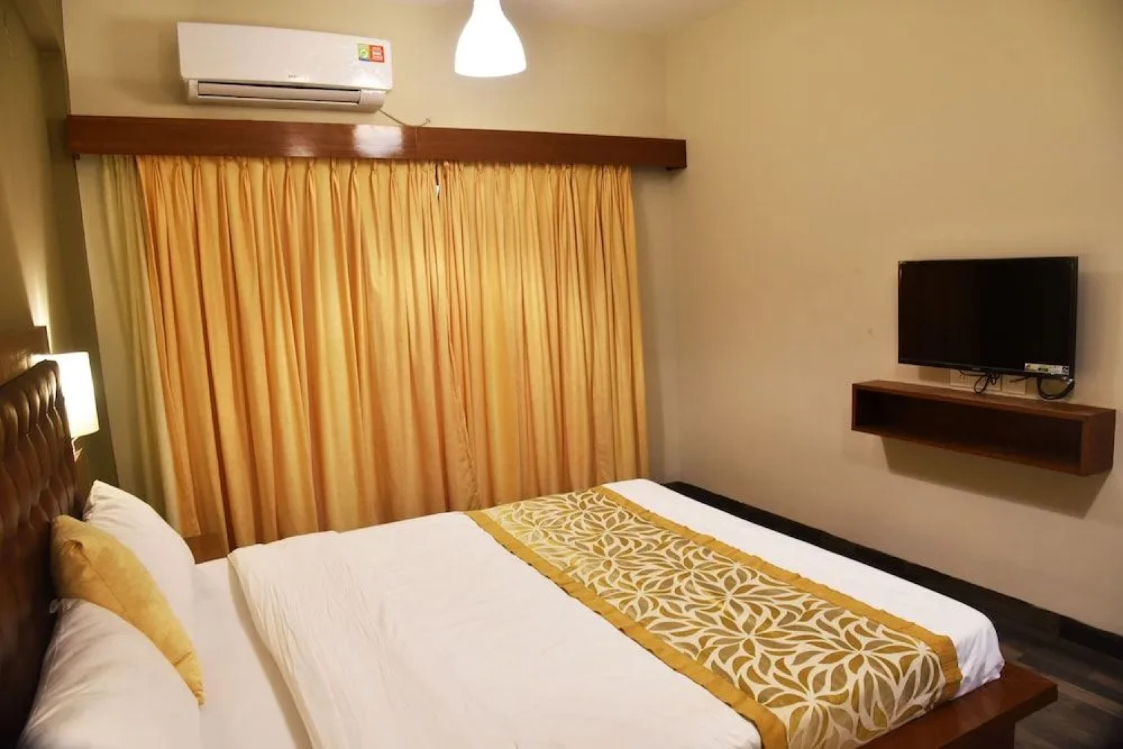 Royale Nirvana Resort