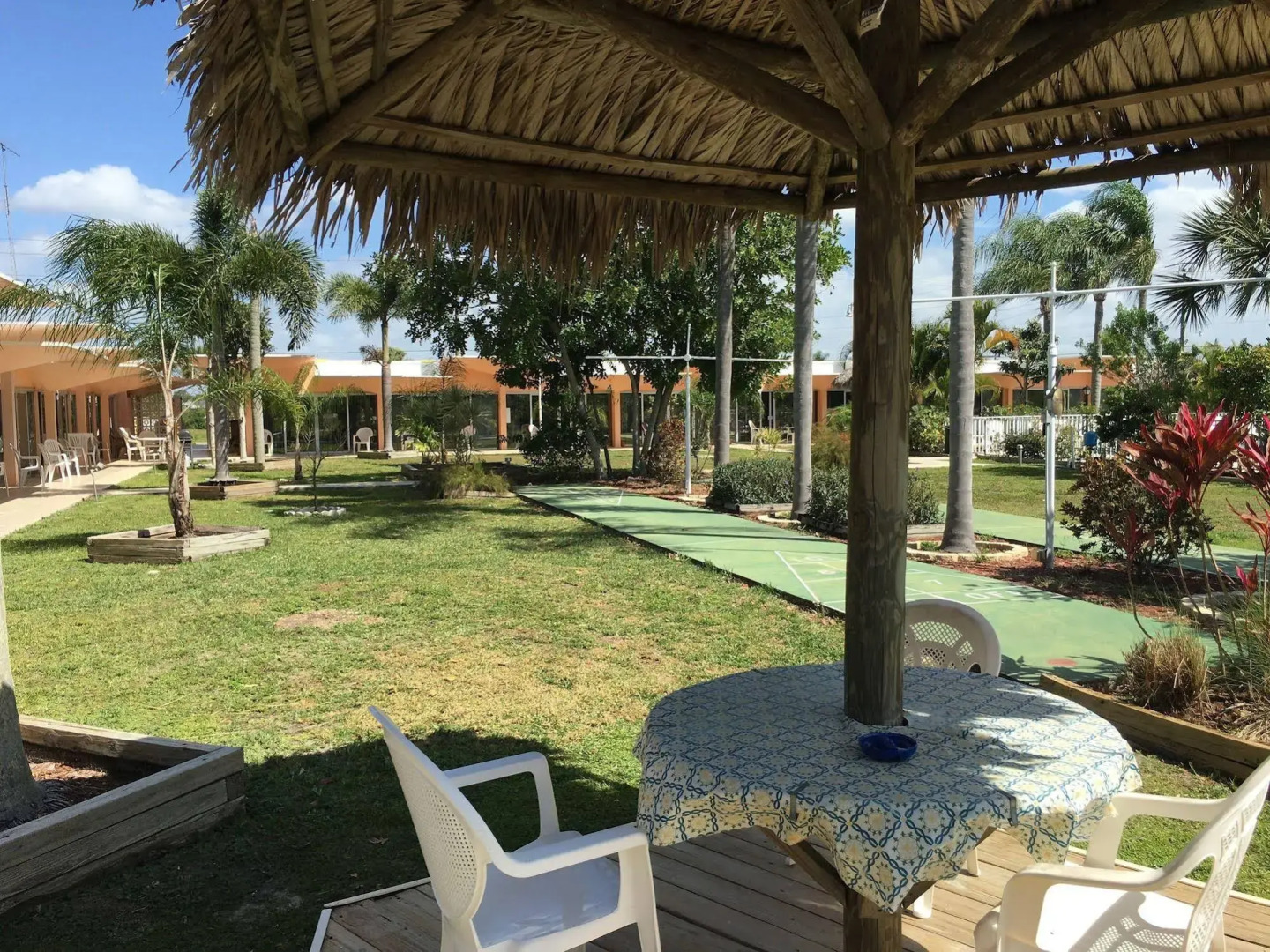 Warm Mineral Springs Motel