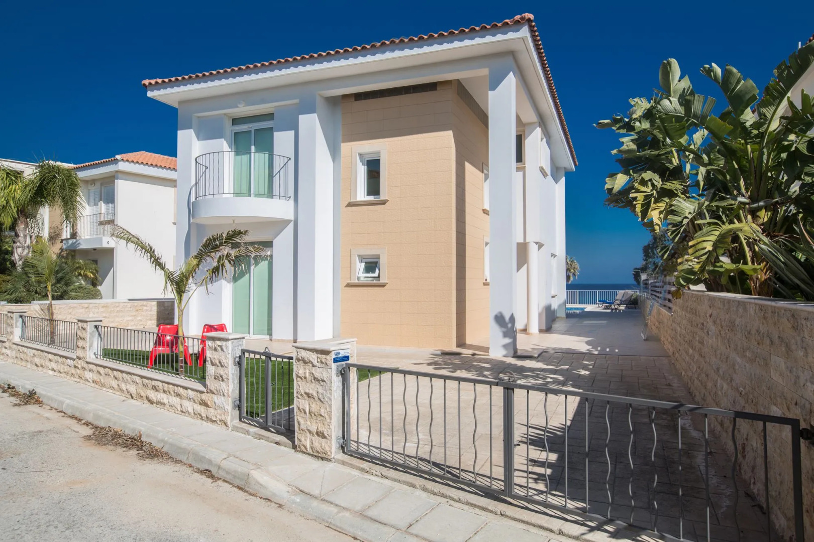 Shaye Frontline Villa